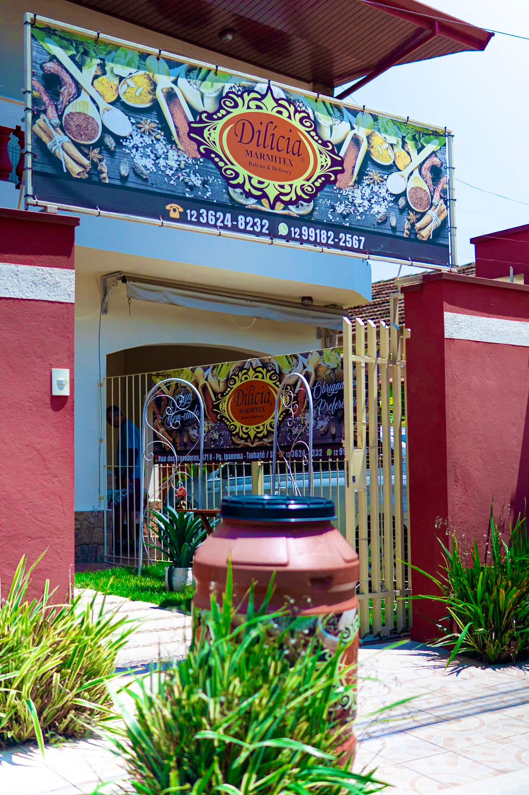 Fachada do restaurante Dilícia Marmitex em Taubaté